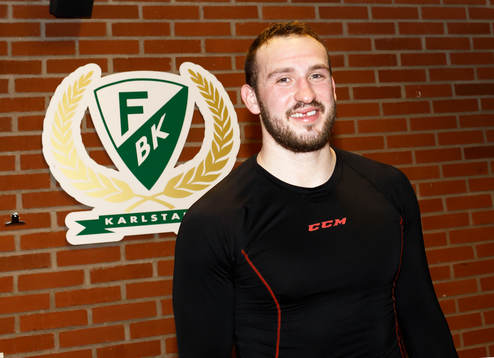 Färjestads Travis Turnbull ler och visar gluggen i