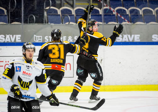 Panterns Emil Sandin och Kalle Östman jublar