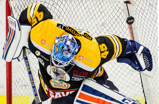 Panterns målvakt Viktor Andrén släpper in 2-1