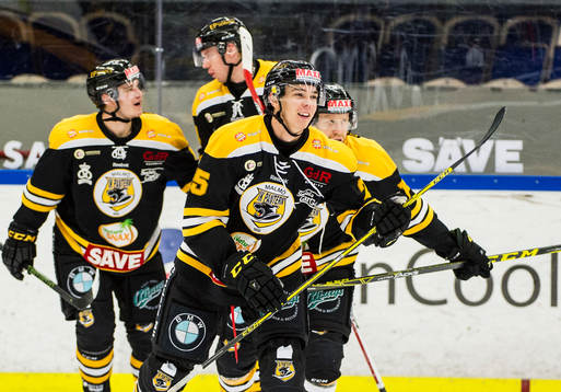 Panterns Patrik Blomberg jublar