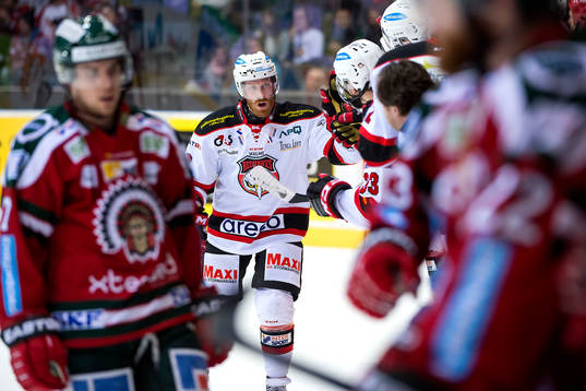 Malmö Redhawks Jens Olsson jublar