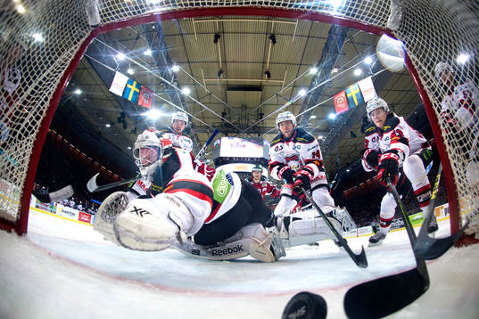 Malmö Redhawks spelare sträcker sig
