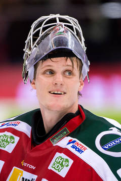 Frölundas målvakt Lars Johansson jublar