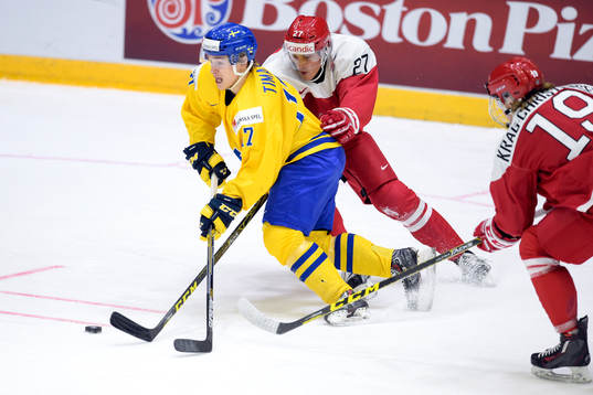 Sveriges Dmytro Timashov och Danmarks Alexander True och