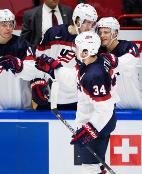s Auston Matthews jublar