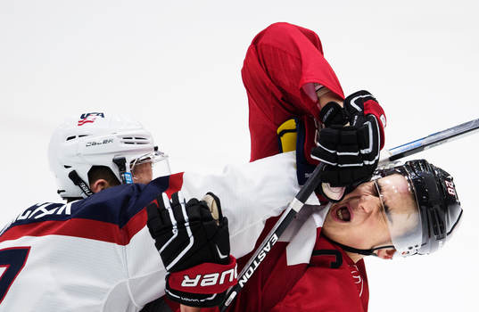 Bläddra bland fler bilder av Ishockey, JVM, dag 5, USA - Schweiz