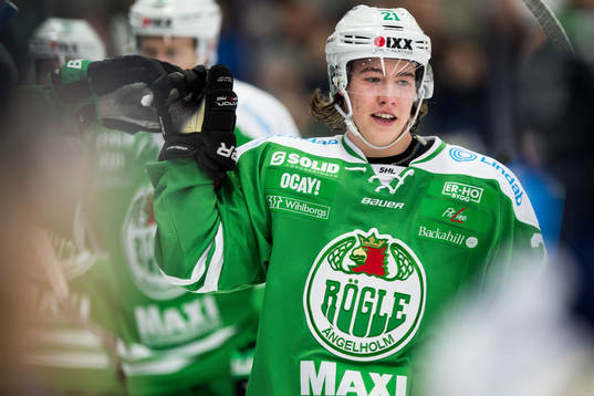Rögles Alexander Lunsjö jublar