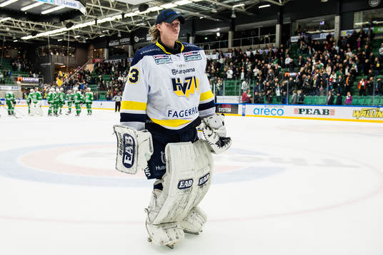 s målvakt Fredrik Pettersson-Wentzel deppar när han