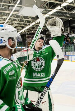Rögles målvakt Oscar Dansk jublar