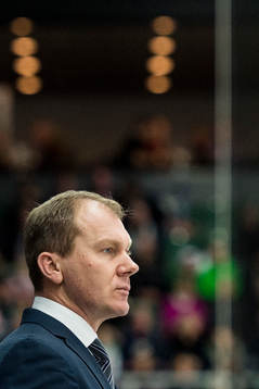 s tränare Johan Lindbom