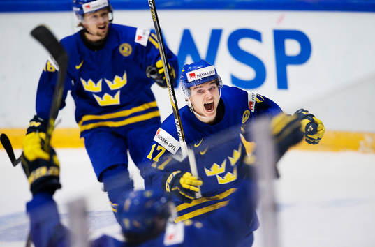 Sveriges Dmytro Timashov jublar