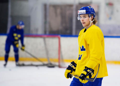 Adrian Kempe på Sveriges träning