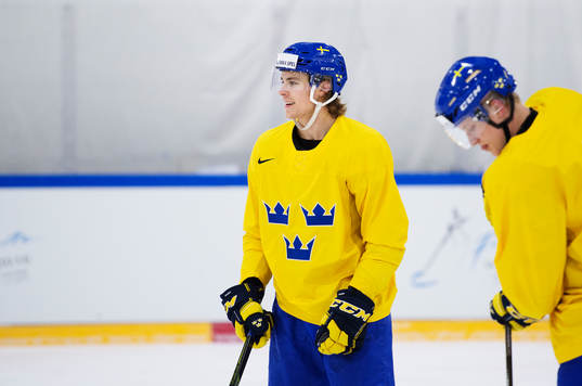 Adrian Kempe på Sveriges träning