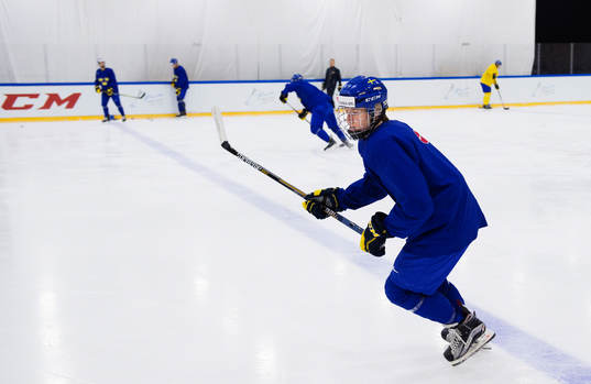Alexander Nylander på Sveriges träning
