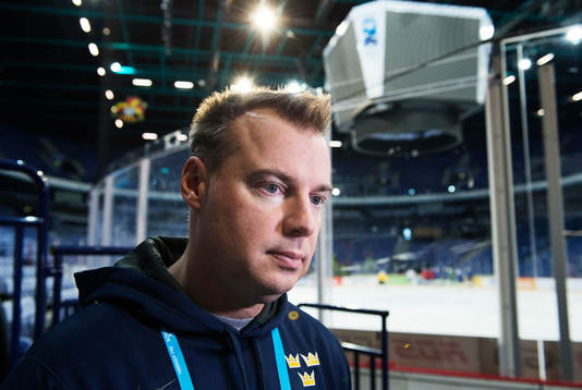 Förbundskapten Rikard Grönborg på Sveriges träning
