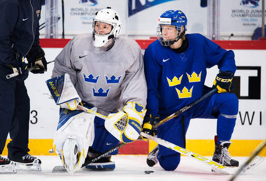 Målvakten Linus Söderström och Alexander Nylander på