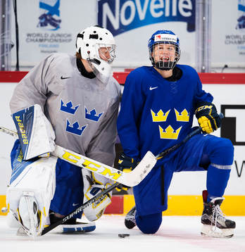 Målvakten Linus Söderström och Alexander Nylander på