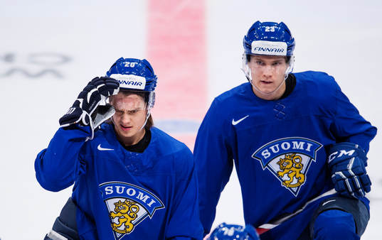 Sebastian Aho och Kasper Björkqvist på Finlands träning
