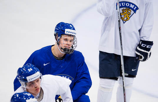 Jesse Puljujärvi på Finlands träning