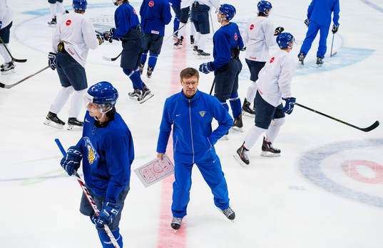 Förbundskapten Jukka Jalonen på Finlands träning