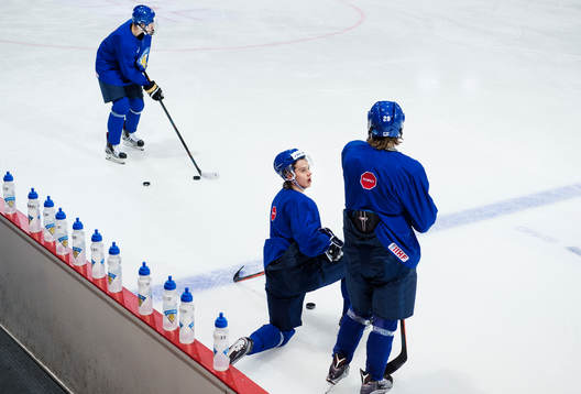 Jesse Puljujärvi, Sebastian Aho och Patrik Laine på