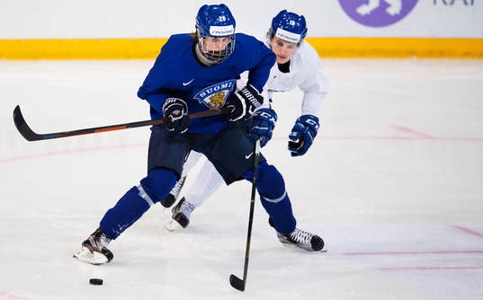 Patrik Laine och Roope Hintz på Finlands träning