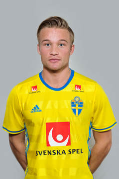Nicklas Bärkroth, spelare i Sveriges fotbollslandslag