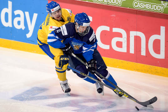 Sveriges Axel Holmström och Finlands Olli Juolevi