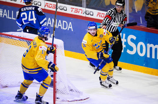 Sveriges Alexander Nylander och Rasmus Asplund jublar