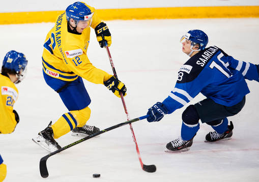 Sveriges Jakob Forsbacka-Karlsson och Finlands Vili