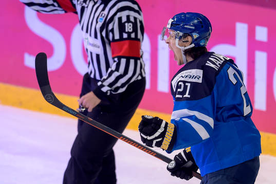 Finlands Antti Kalapudas jublar