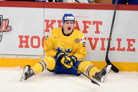Sveriges Anton Karlsson skriker ut sin frustration