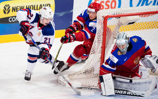 s Ryan Hitchcock utmanar Rysslands Sergei Boikov och