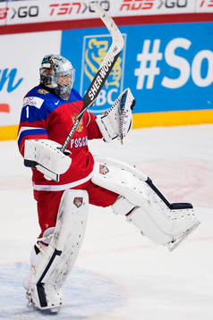 Rysslands målvakt Ilya Samsonov jublar