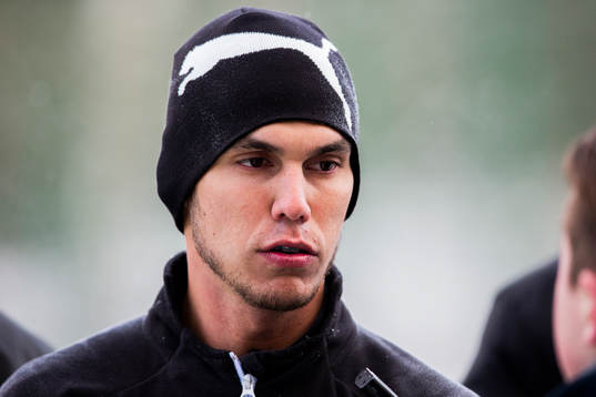 Hammarbys Alexssander Medeiros de Azeredo blir intervjuad