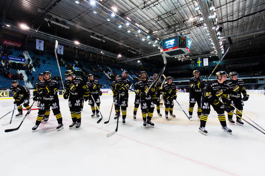 s spelare tackar publiken