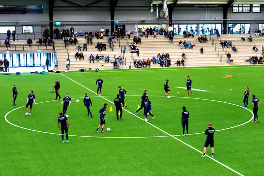 Laget gör en övning
