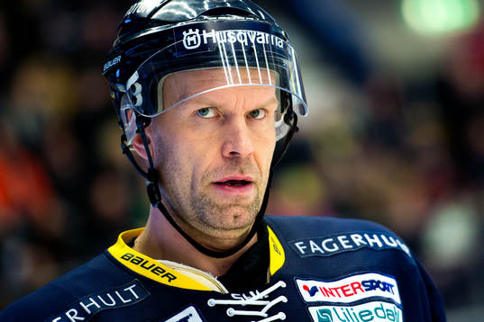 s Jere Karalahti deppar