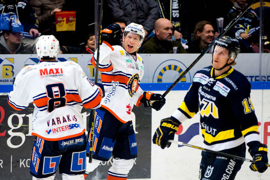 Växjös Richard Gynge jublar