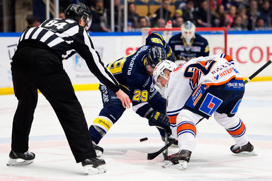 s Chris Abbott och Växjös Joakim Hillding