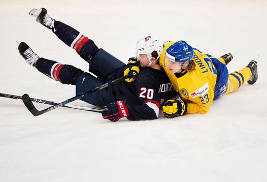 s Will Borgen och Sveriges Oskar Lindblom