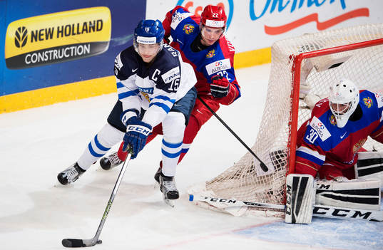 Finlands Mikko Rantanen oroar Rysslands Yegor Voronkov och