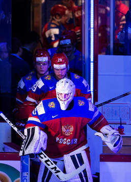 Rysslands målvakt Alexander Georgiev gör entré till