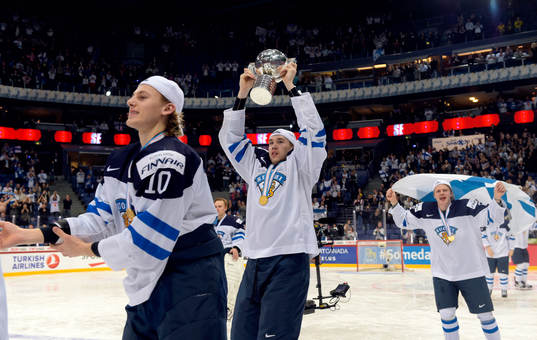 Finlands Roope Hintz, Vili Saarijärvi och Kasperi Kapanen