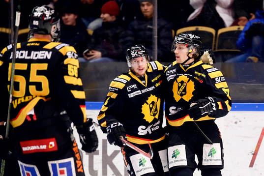 Skellefteås Niclas Burström och John Norman jublar