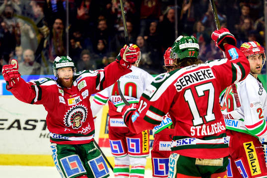 Frölundas Robin Figren och Sebastian Stålberg jublar