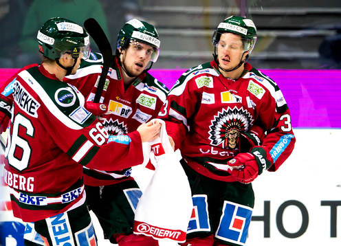 Frölundas Elias Fälth har åkt på näsblod