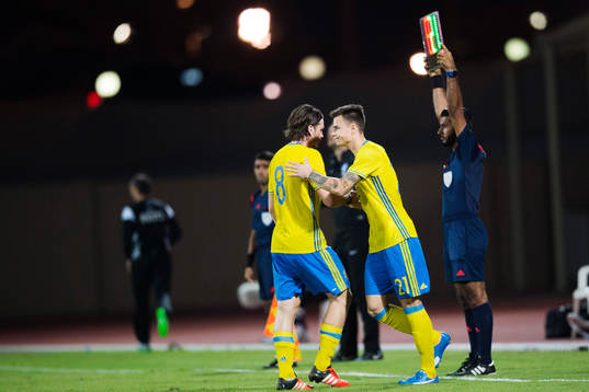 Sveriges Melker Hallberg byter av Gustav Svensson