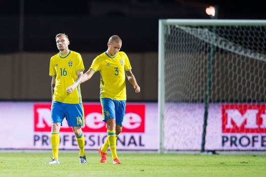 Sveriges Sebastian Eriksson och Sebastian Holmén deppar