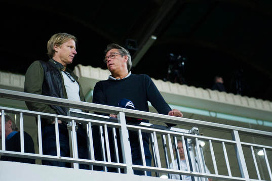 Djurgårdens tränare Per Olsson på läktaren